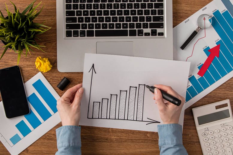 Product-Led Growth como estratégia de crescimento automatizado em SaaS com menor dependência de vendas